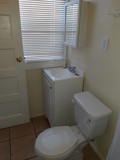 Bathroom 5, Pads On Pasadena Ave, Los Angeles