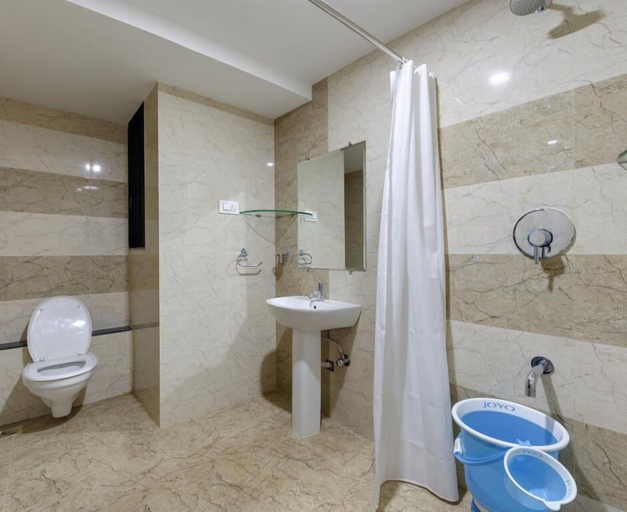 Bathroom 4, Galaxy Inn, Kolhapur