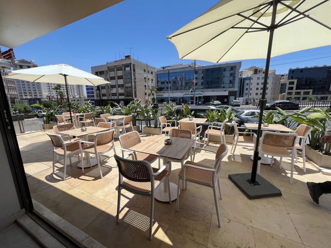Food & Drinks 5, Retaj Hotel, Wadi Essier