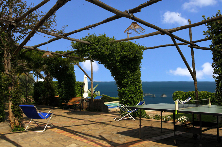 Others 5, Villa Raffaella, Napoli