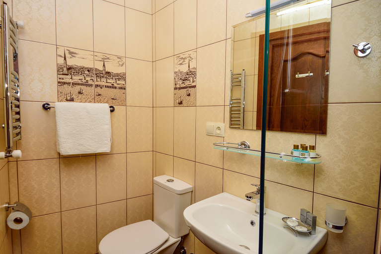 Bathroom 4, Hotel British House, Tbilisi