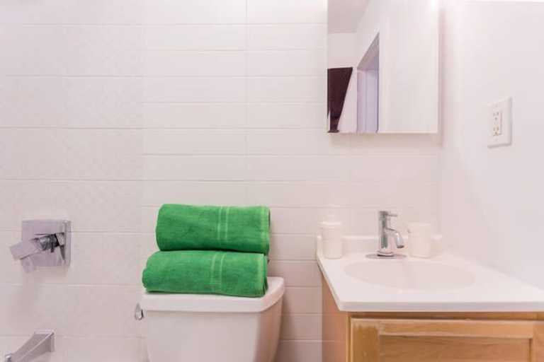 Bathroom 2, Beautiful 1 Bedroom Apartment, New York