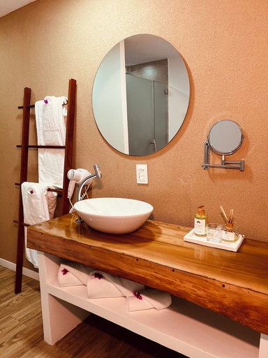Bathroom 4, Dolphin Hotel, Fernando de Noronha