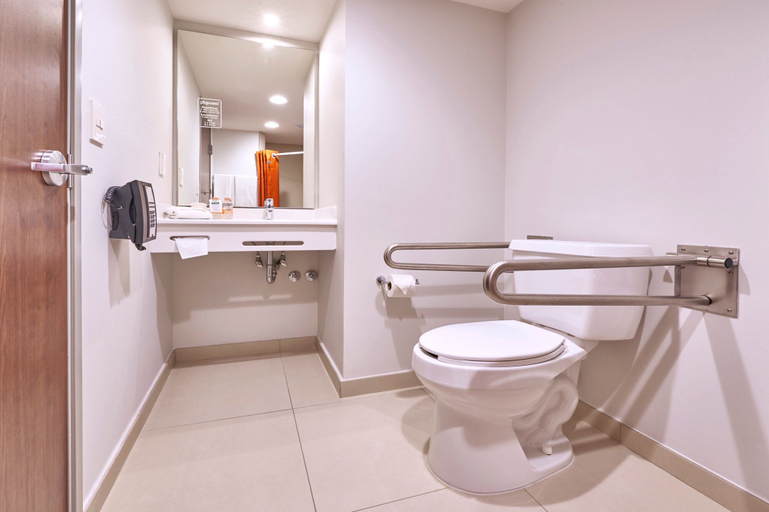 Bathroom 4, City Express Junior by Marriott San Luis Potosi Carranza, San Luis Potosí