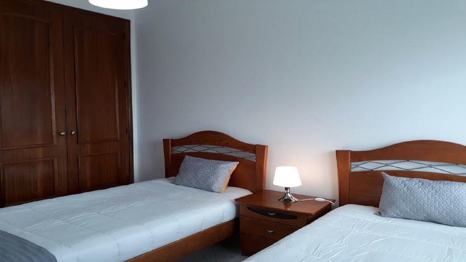 Bedroom 2, T2 Satelite Praia Conforto A C Wi-fi C Garagem, Loulé
