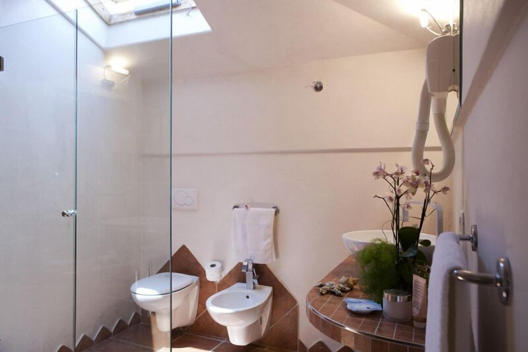 Bathroom 4, Hotel Derby, Rimini