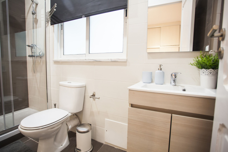Bathroom 4, Breathtaking River View in Alfama, Lisbon
