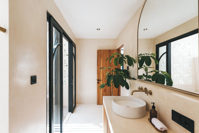 Bathroom 4, Alua Taupe, Badung