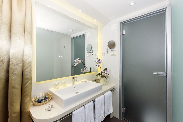 Bathroom 4, Hotel Marul, Split