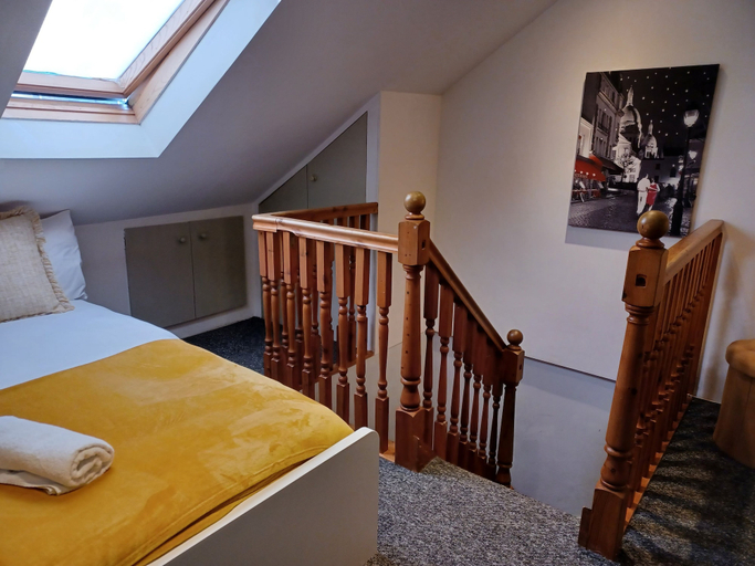 Bedroom 3, Huku Kwetu - Salisbury House, Luton