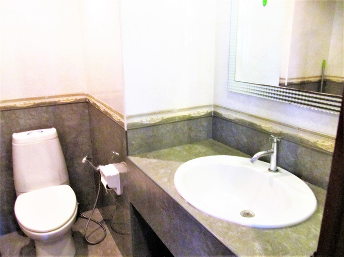 Bathroom, 2-bed Sea View - Jomtien Beach - Sleeps 4, Pattaya