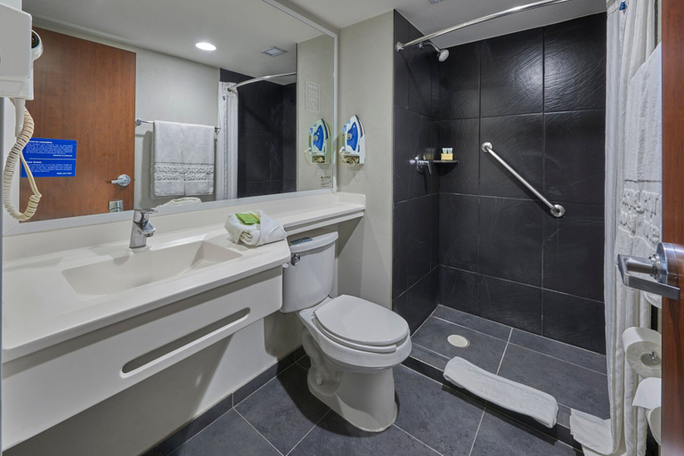 Bathroom 5, City Express by Marriott Salamanca, Salamanca