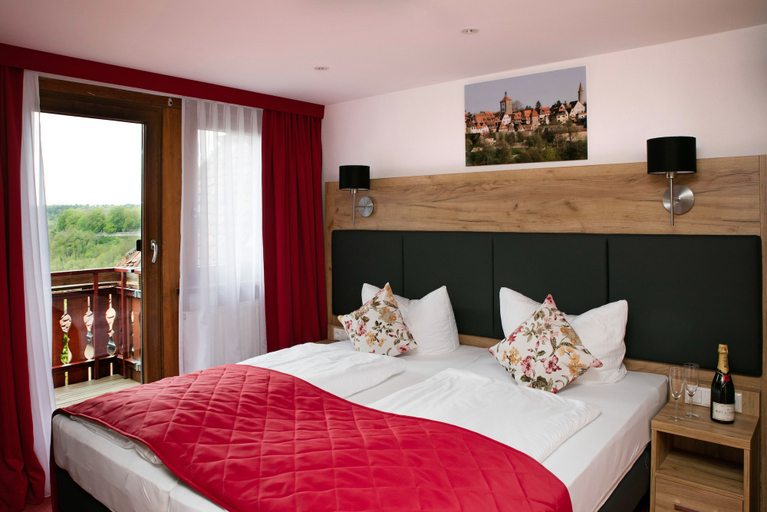 Bedroom 4, Hotel am Siebersturm, Ansbach