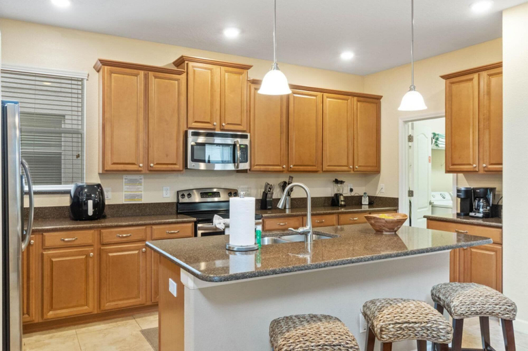 Others 5, Spacious Vacation Home With Pool Jacuzzi Near Disney, Osceola