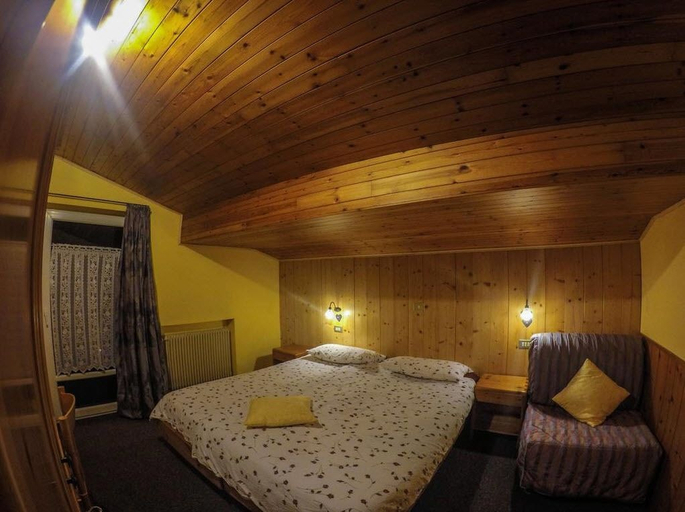 Bedroom 2, Cesa Rotic, Trento