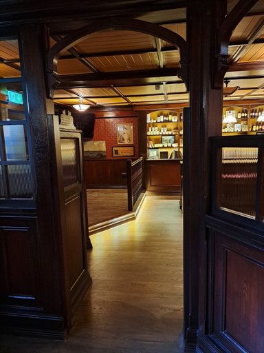 Others 4, Coachmans Inn