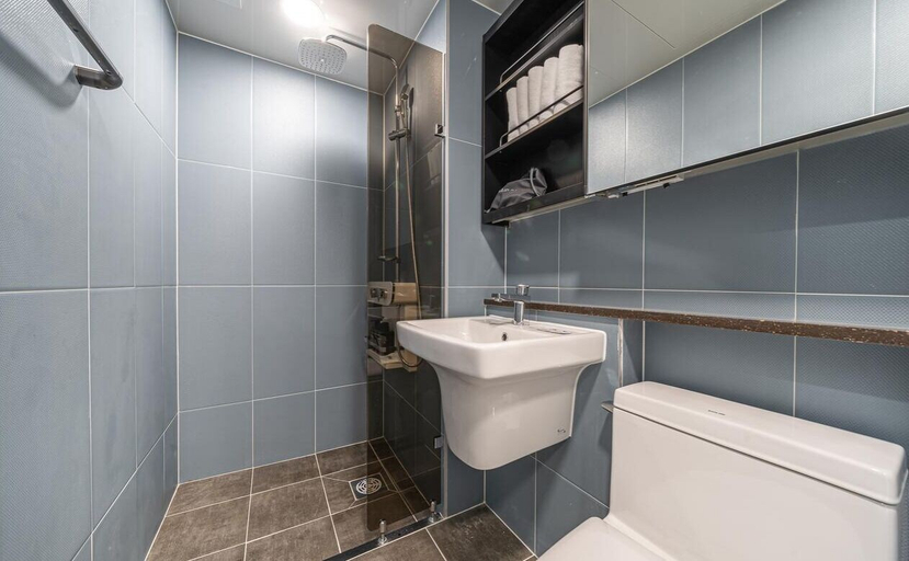 Bathroom 3, Song Jeong Hotel Blue Castle, Haeundae