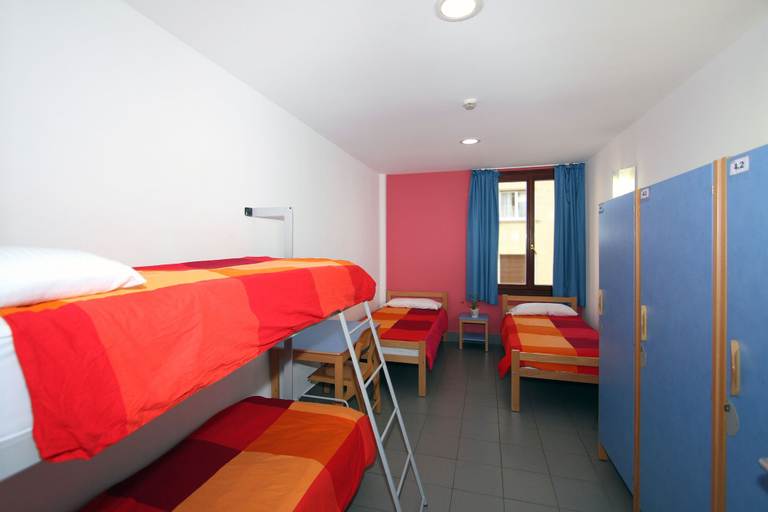 Bedroom 4, Albergue Trinkete Etxea - Hostel, Vizcaya