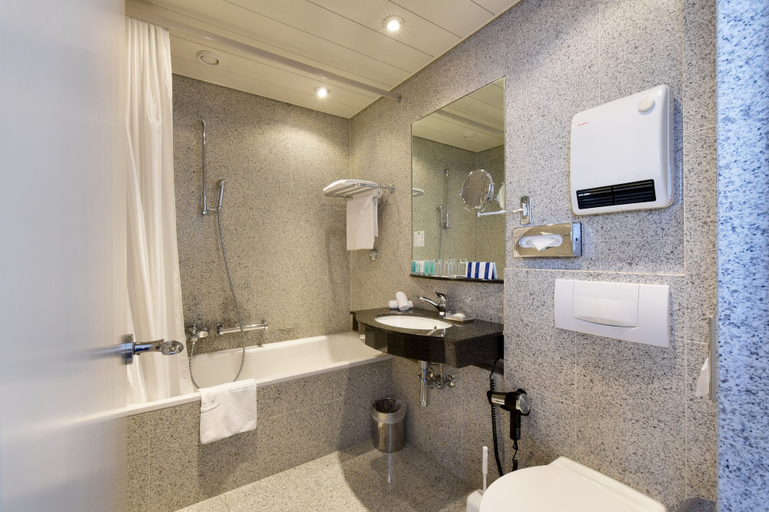 Bathroom 4, Glärnischhof by Trinity, Zürich