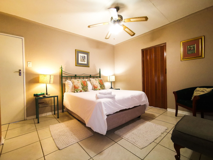 Bedroom 2, Loerie Guesthouse, Mopani