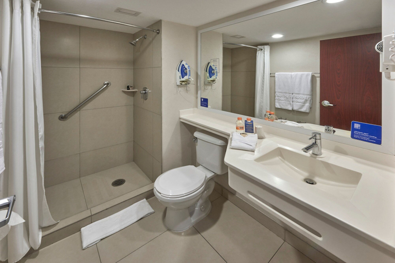 Bathroom 3, City Express by Marriott Minatitlan, Cosoleacaque