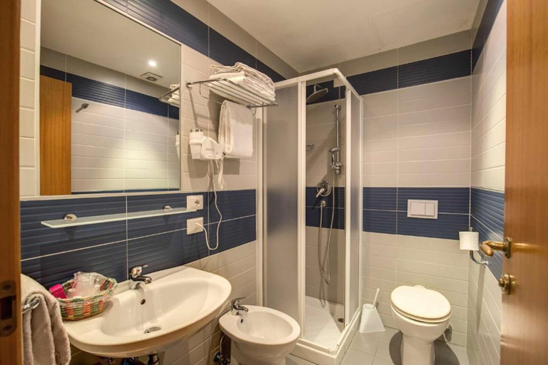 Bathroom 5, Hotel San Remo, Rome