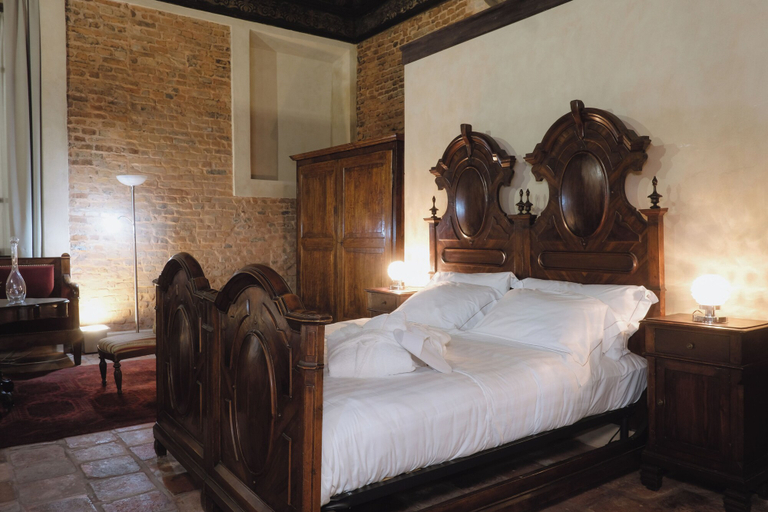 Bedroom 2, Palazzo Guazzoni Zaccaria, Cremona