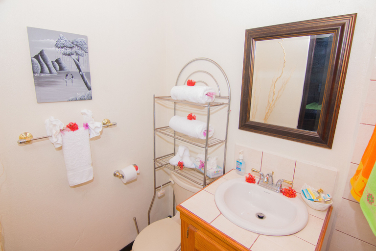Bathroom 4, Samfi Gardens