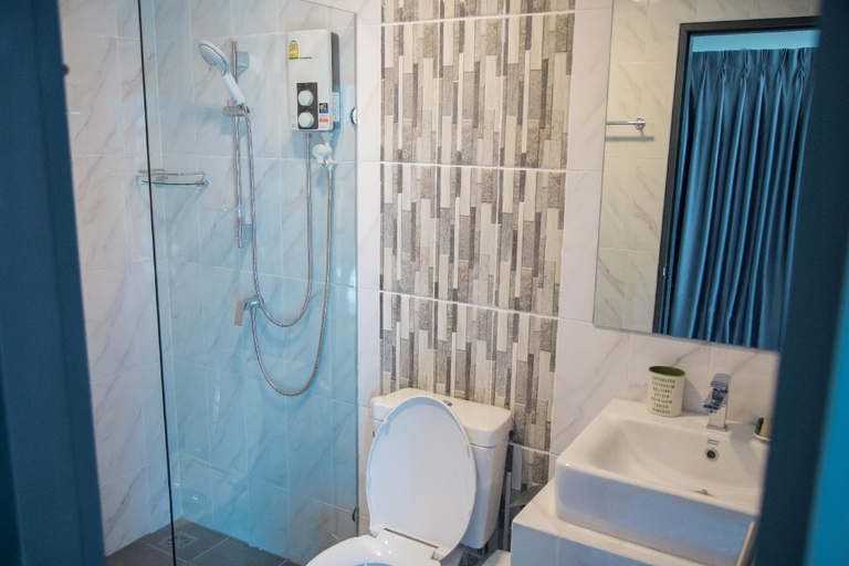Bathroom 3, Hallton Hotel Bangkok, Huai Kwang