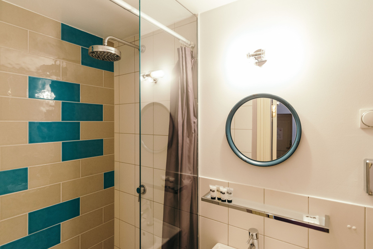 Bathroom 4, Merchants House Hotel, Tallinn