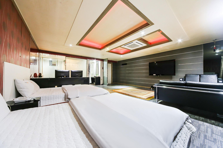 Bedroom 2, Andong Susan Palace Taehwa Branch, Andong