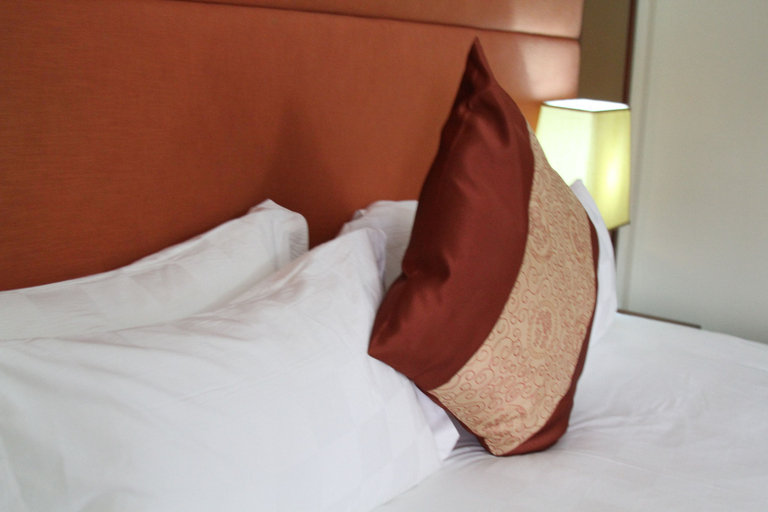 Bedroom 3, Royal Nick Hotel, Tema