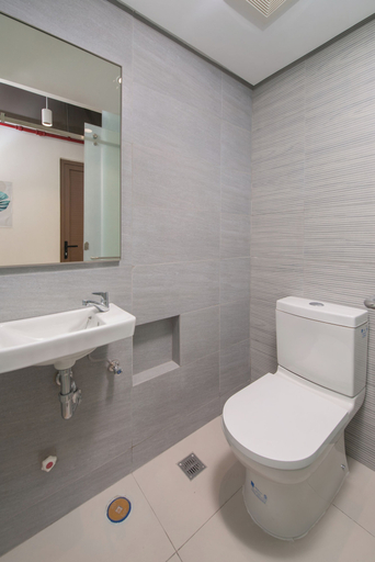 Bathroom 5, The Grid Managed by HII, Makati City