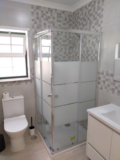 Bathroom 3, Brisa do Mar II, Peniche
