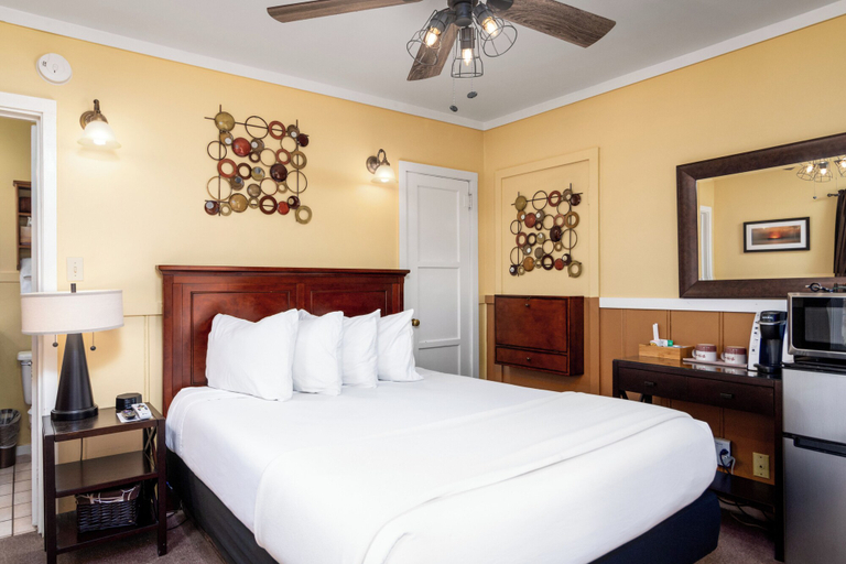 Bedroom 2, Prescott Pines Inn, Yavapai