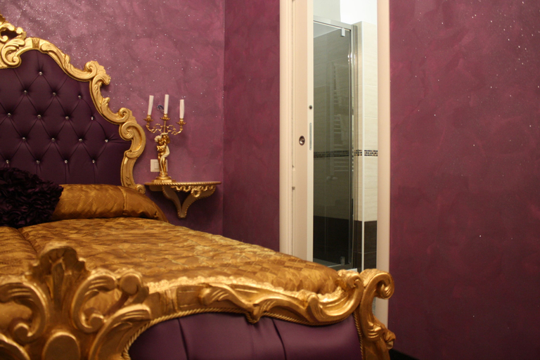 Bedroom 5, Pope's Suites, Rome