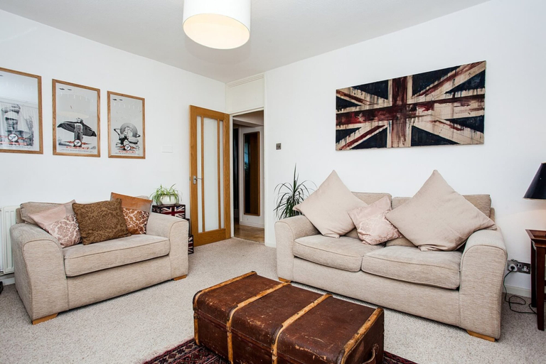 Others 5, Stylish One Bedroom Flat in Vauxhall, London