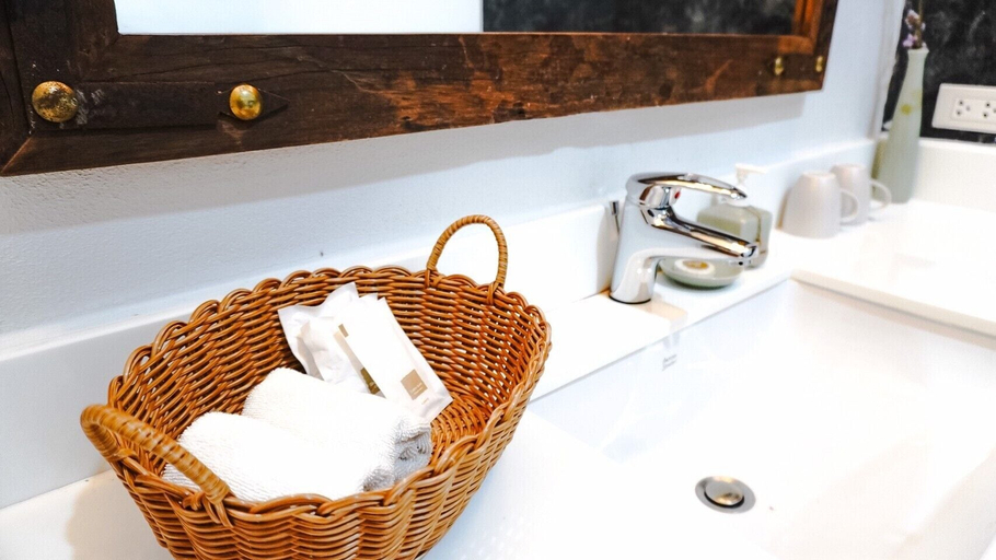 Bathroom 4, Kornwat Garden Resort, Mae Chan