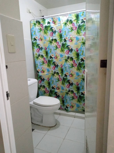 Bathroom 4, Kassel del Amor Guesthouse, Parañaque