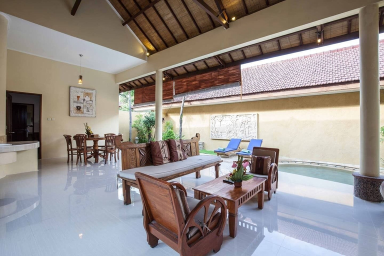 Others 4, 9-BR Private Pool Villa Walk to Seminyak Beach, Badung