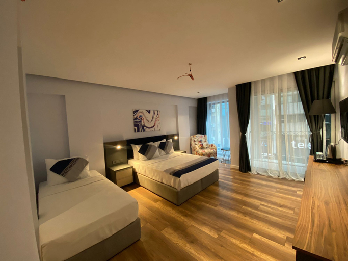 Bedroom 4, The Royals Hotel, Konak