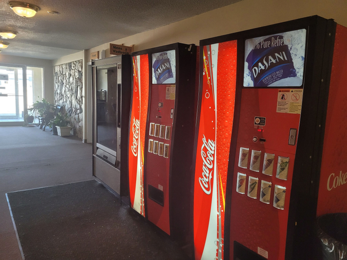 Food & Drinks 5, Boyle Motor Inn, Division No. 13