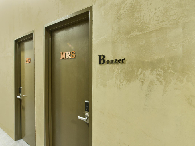 Others 3, Zenz Hotel, Kulaijaya
