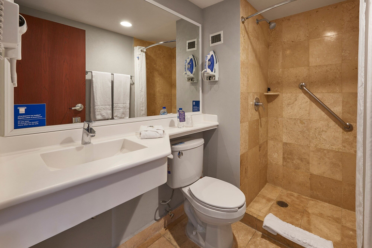 Bathroom 4, City Express By Marriott Puebla Centro, San Andrés Cholula