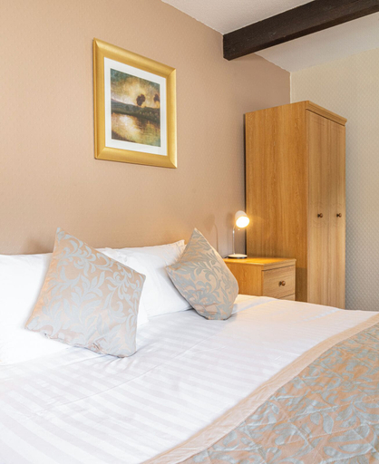 Bedroom 4, Pettifers Freehouse Hotel, Wiltshire