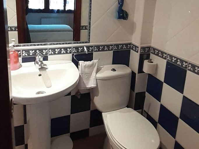 Bathroom 2, Akelarre Ostatuta, Vizcaya