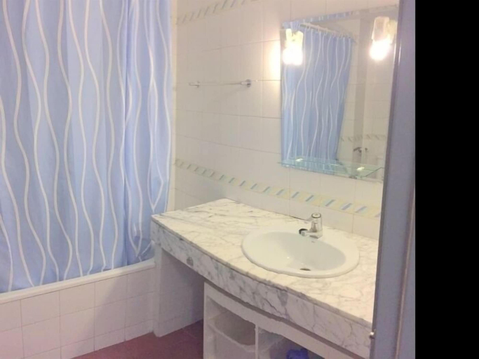 Bathroom, Apartamento Royal Marine 1, Girona