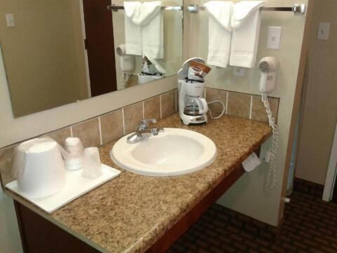 Bathroom 3, Rest Inn Fort Smith, Sebastian