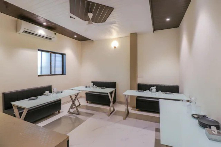 Food & Drinks 5, Fabhotel Prime Land, Mumbai City
