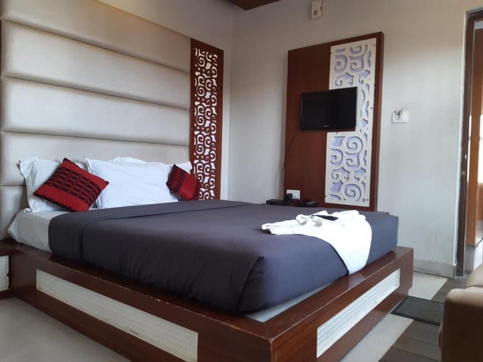 Others 5, PPH Living Empark, Bangalore
